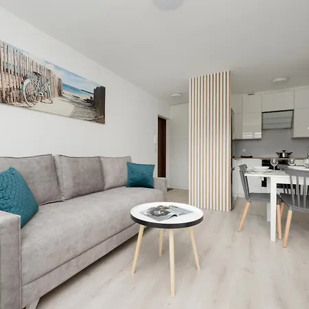 Elegant In The Centre Of By Renters