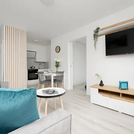 Elegant In The Centre Of By Renters