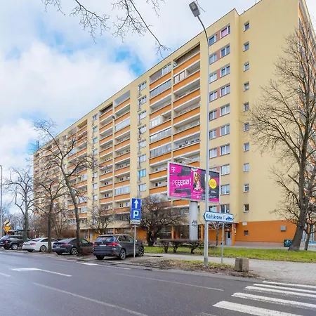 Elegant In The Centre Of By Renters * غدينيا