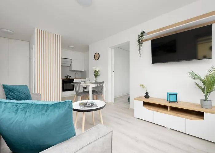 Elegant In The Centre Of By Renters