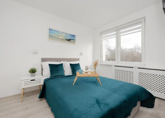 Elegant In The Centre Of By Renters